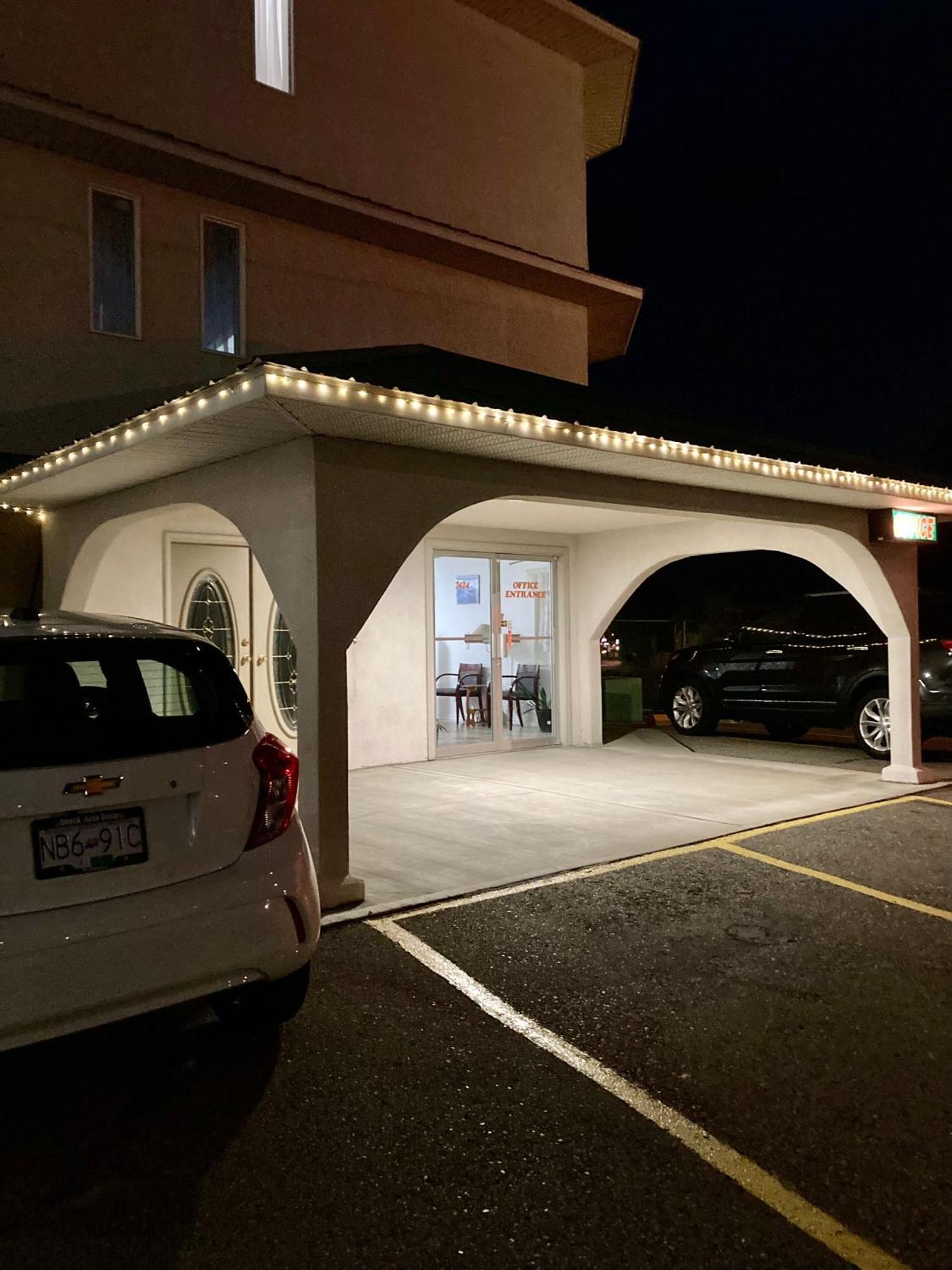 Motel 99 Grand Forks Exterior photo